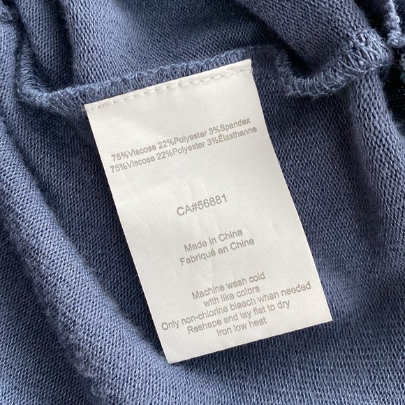 3 for 20$ 💜 O’Neill Sweater - Picture 5 of 5